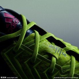 ADIDAS 足球鞋