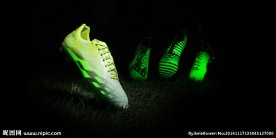 ADIDAS 足球鞋