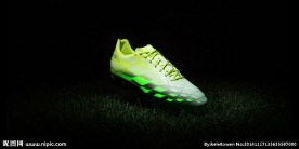 ADIDAS 足球鞋