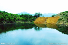 山顶水库 碧水蓝天