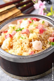 虾仁菠萝炒饭