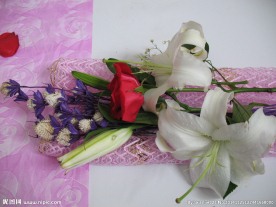 百合花束