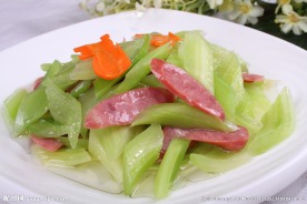 脆肠炒西芹