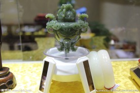 玉壶侧面