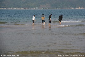 海边玩耍
