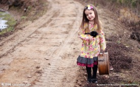 欧美可爱萝莉-田间小路
