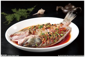 豆豉辣椒蒸鲈鱼