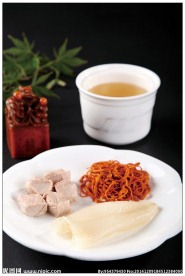 肉汁虫草花炖花胶