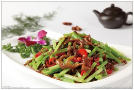 香芹炒腊肠