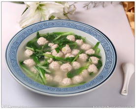 小白菜汆丸子