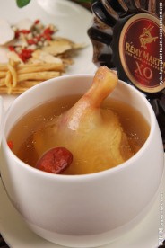 养生药膳炖草鸭