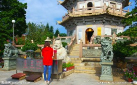 千佛宝塔佛朝东方