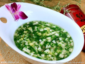 荠菜鹅肝烩白玉