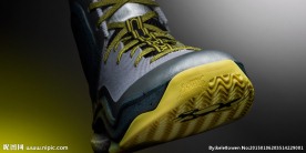 ADIDAS篮球鞋