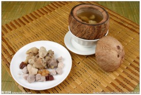 原只椰子炖本地鸡