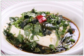 皮蛋拌豆腐