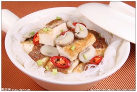 浓汤芋丝豆腐煲