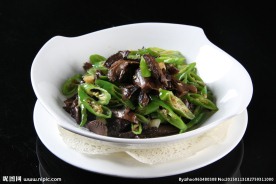 青椒炒黑虎菌