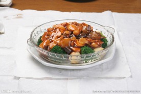 野山菌烩鸽蛋
