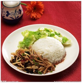 鱼香肉丝拌饭