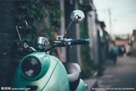 摩托车