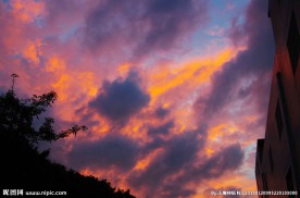 夕霞晚照满天红