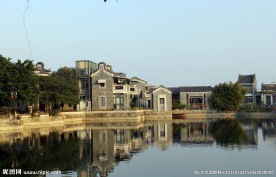 古建筑水中倒影