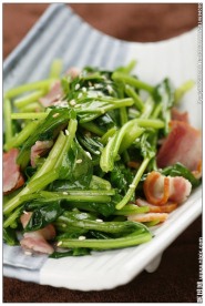 培根炒菠菜