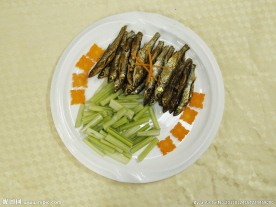 炒鱼干