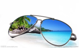 太阳镜蛤蟆镜沙滩广告效果图