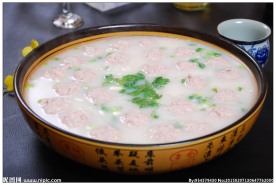 萝卜丸子粉丝汤
