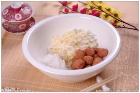 白菜丸子粉丝汤