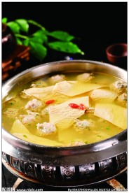 香菜丸子炖豆筋