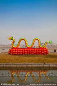 龙与灯笼