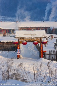 房屋白雪