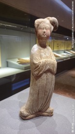 女陶俑