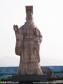 秦始皇雕像