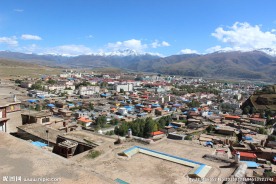 四川甘孜州甘孜县城全城照片