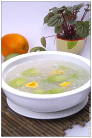 凉瓜肉片咸蛋汤