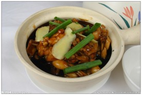 砂煲姜葱牛蛙