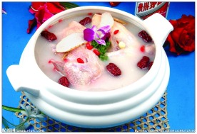 天麻煲乳鸽