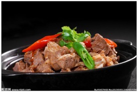 热羊肉煲