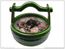 煲乌鸡