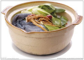 养颜乌鸡煲