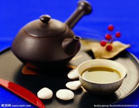 紫砂茶壶茶水