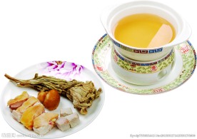 松茸雪莲炖老鸡