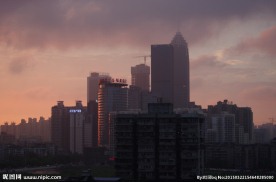城市夕阳