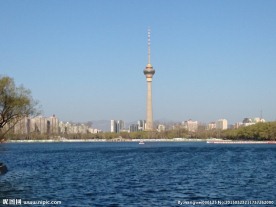八一湖畔中央电视塔