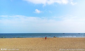 石梅湾海边