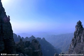 来源白石山之悬石奇观